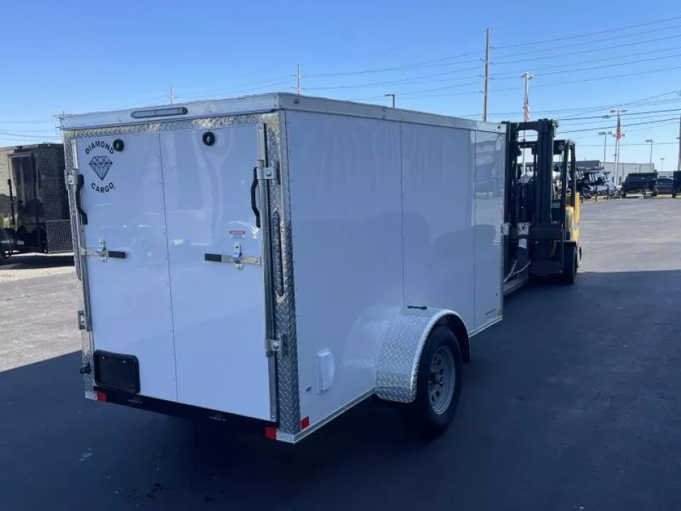 New 2026 Diamond Cargo 5' x 10' SA V-Nose Enclosed Trailer / 5 Year Warranty