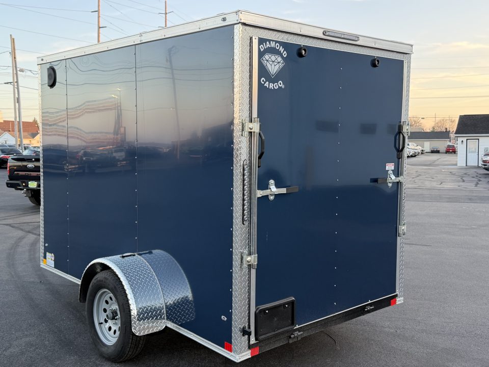 New 2026 Diamond Cargo 6' x 10' SA V-Nose Enclosed Trailer / 5 Year Warranty