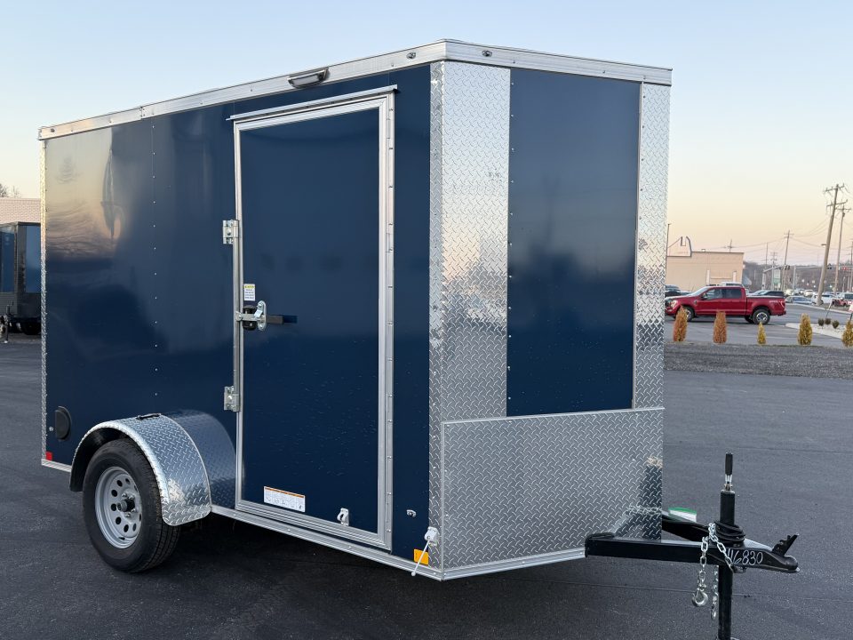 New 2026 Diamond Cargo 6' x 10' SA V-Nose Enclosed Trailer / 5 Year Warranty