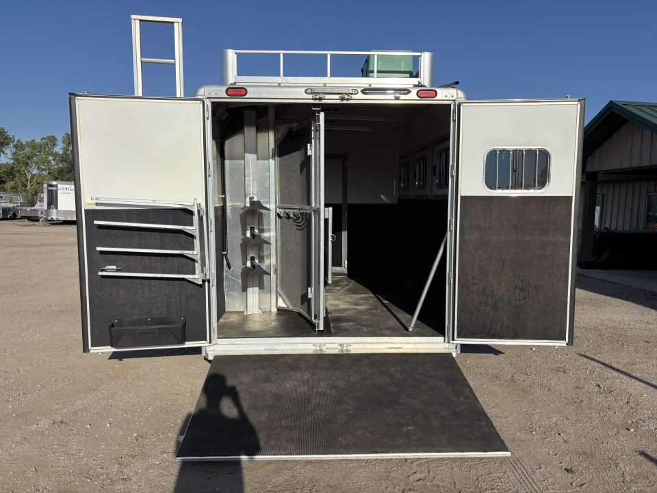 Used 2016 Cimarron Trailers 3H LQ Horse Trailer