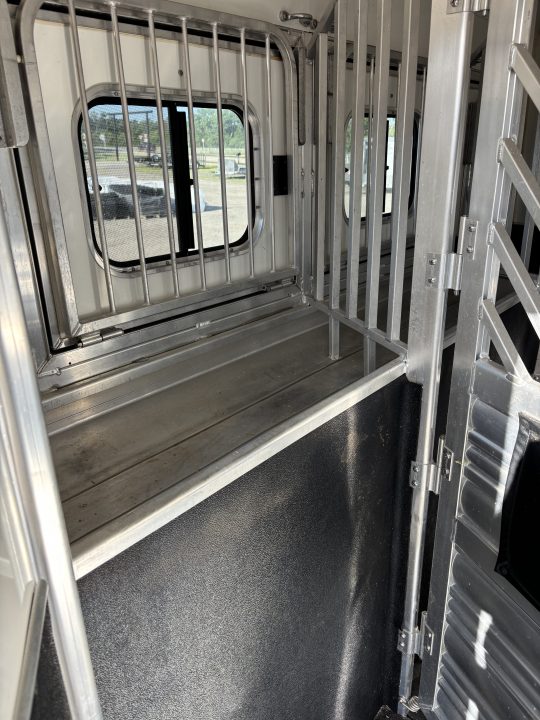 Used 2016 Cimarron Trailers 3H LQ Horse Trailer