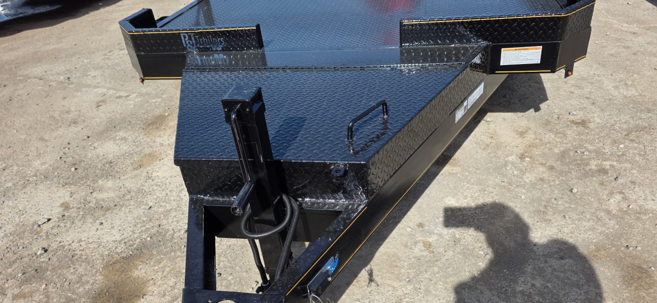 New 2026 P & T Trailers 7K 17+3 STEEL CH 5'' CHANNEL SUPER DELUX Car Hauler