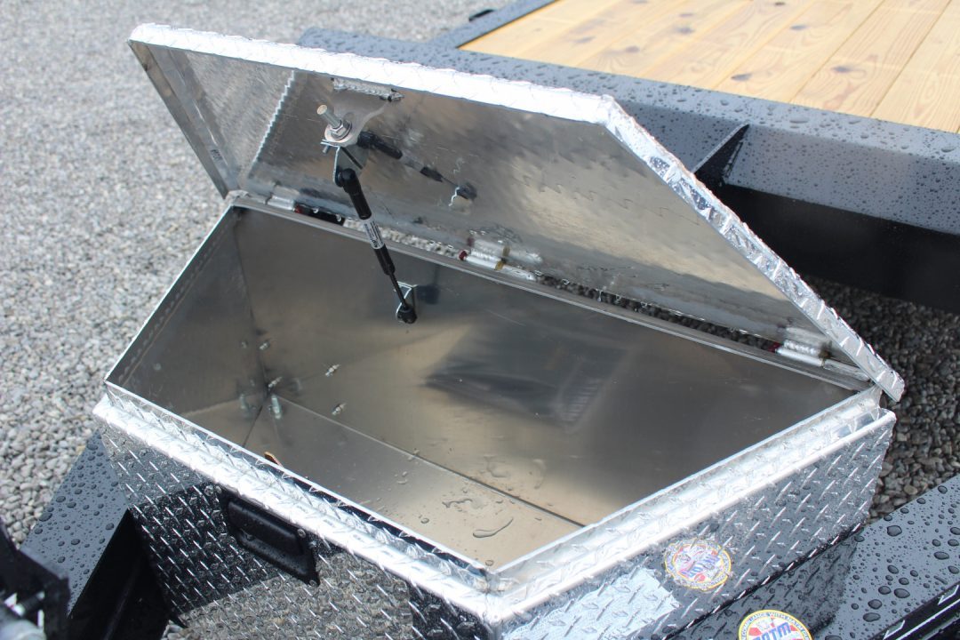 New 2026 Moritz 7' x 18' Low Pro - Aluminum Ramps - Equipment Trailer - 16000# GVW