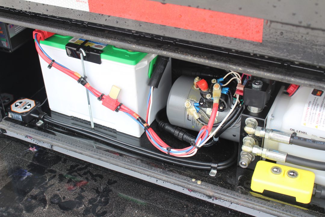 New 2026 Moritz FDGH Hydraulic Tail 30' GOOSENECK Deckover Flatbed Trailer- 25900# GVW