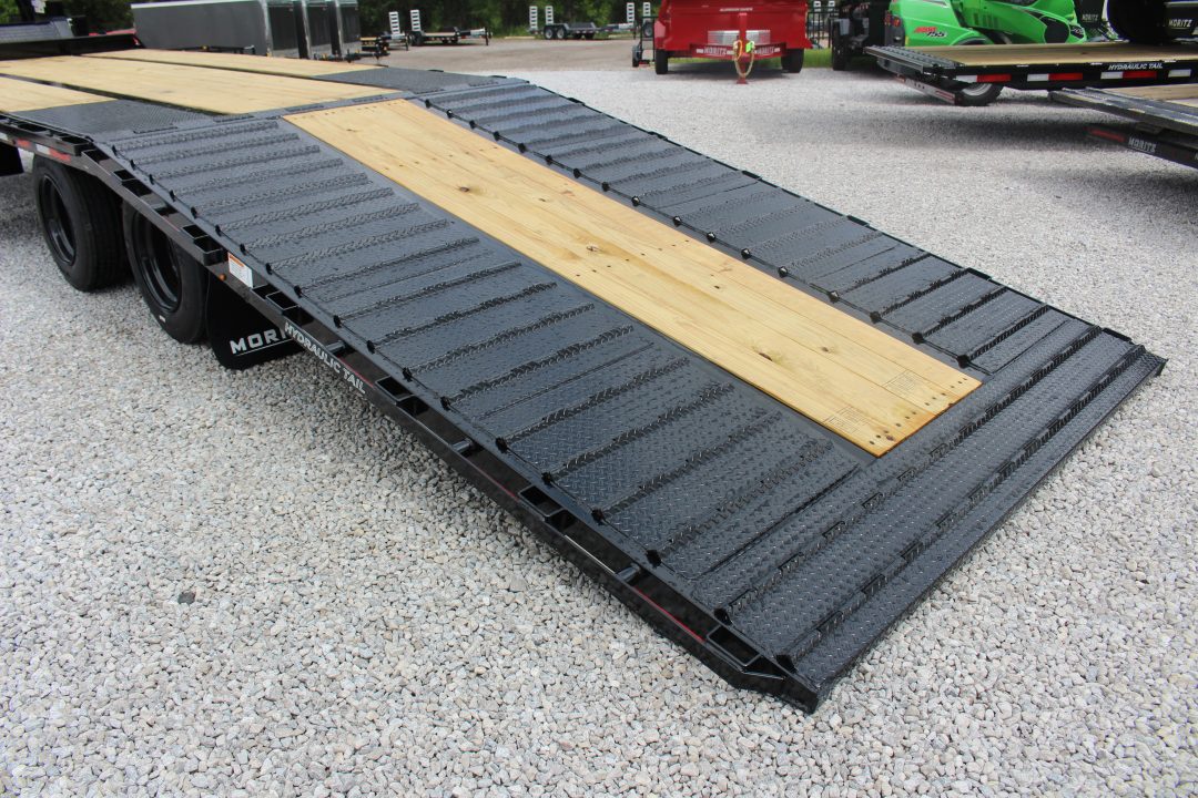 New 2026 Moritz FDGH Hydraulic Tail 30' GOOSENECK Deckover Flatbed Trailer- 25900# GVW