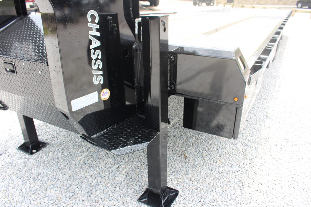 New 2026 Moritz FDGH Hydraulic Tail 30' GOOSENECK Deckover Flatbed Trailer- 25900# GVW