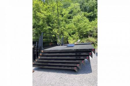 New Cadet Truck Bodies Bronco SRW Longbed Flatbed WITH GOOSENECK TRAP DOOR
