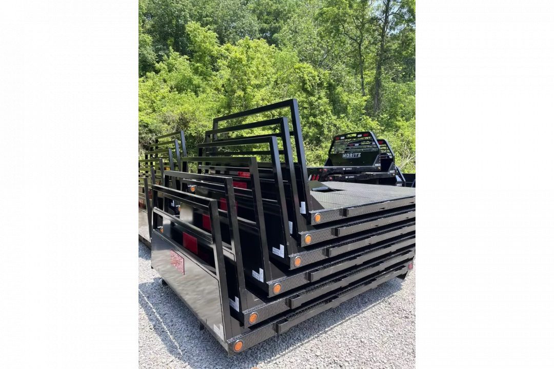 New Cadet Truck Bodies Bronco SRW Longbed Flatbed WITH GOOSENECK TRAP DOOR