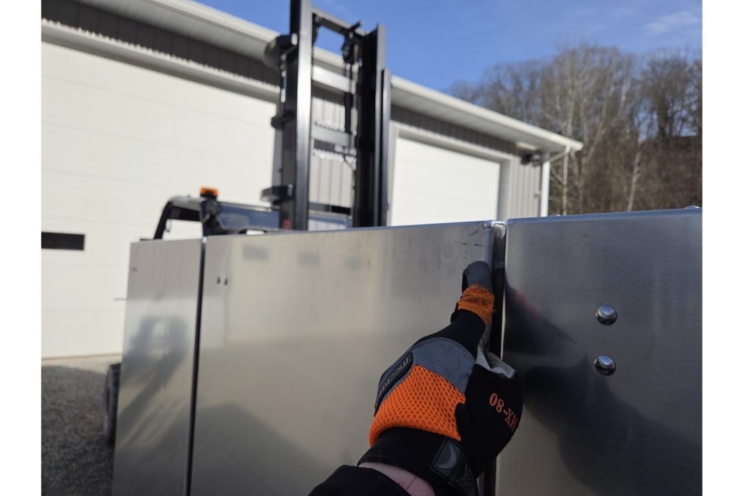 New Jutland SCRATCH AND DENT SALE! 96 x 137 Service Body 84" CA Cab and Chassis DRW 60" Tall