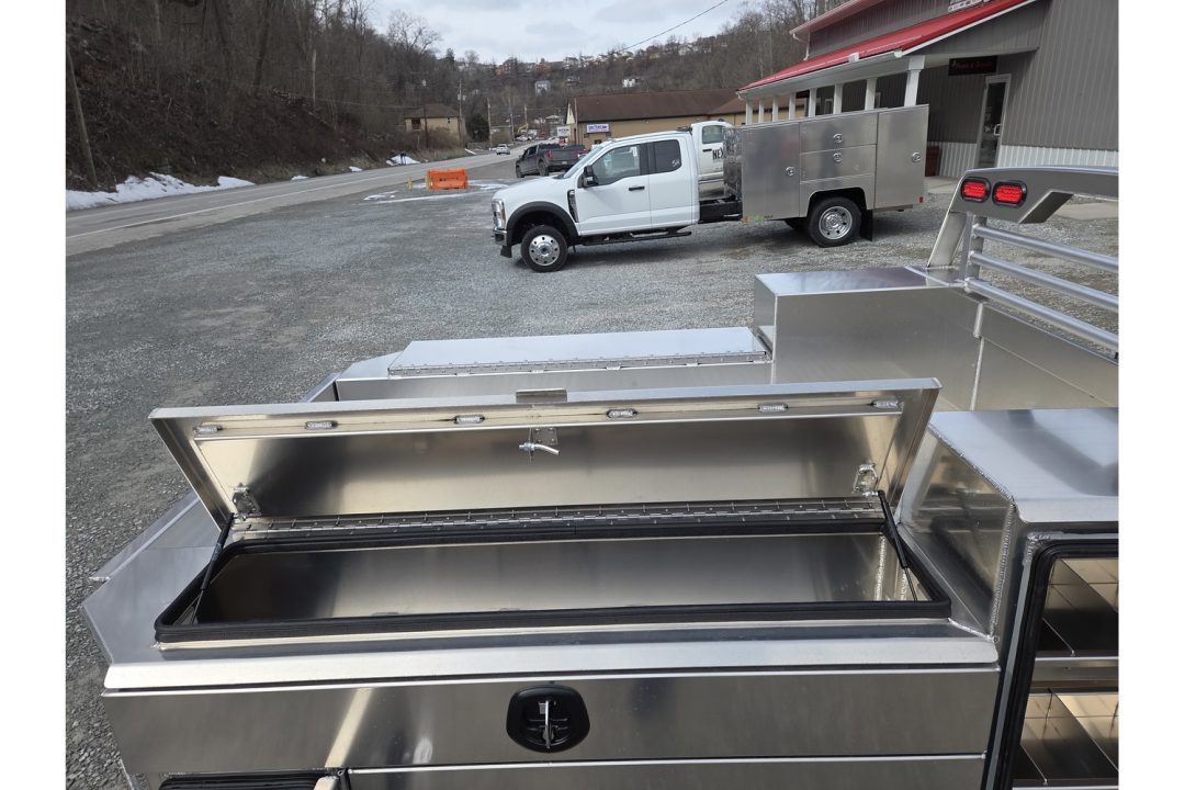 New Martin Truck Bodies Aluminum Gooseneck Service Body SRW 8' SMOOTH APPEARANCE