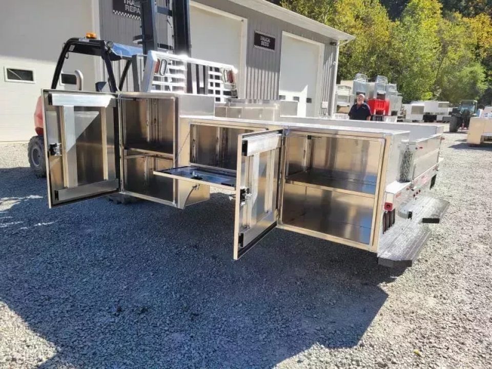 New Zimmerman Aluminum Gooseneck Service Body DRW 60" CA Cab and Chassis Advantage