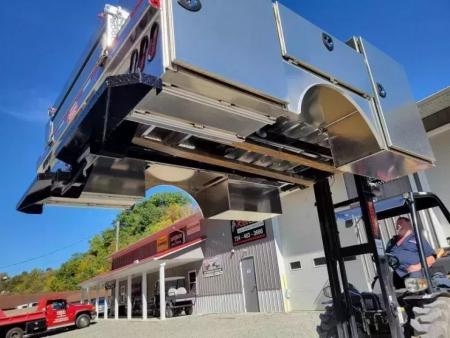 New Zimmerman Aluminum Gooseneck Service Body DRW 60" CA Cab and Chassis Advantage