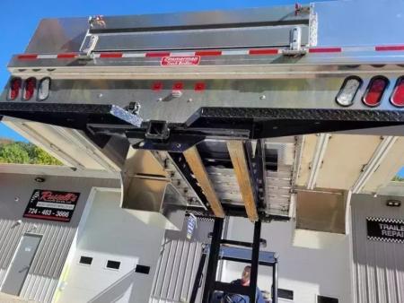 New Zimmerman Aluminum Gooseneck Service Body DRW 60" CA Cab and Chassis Advantage