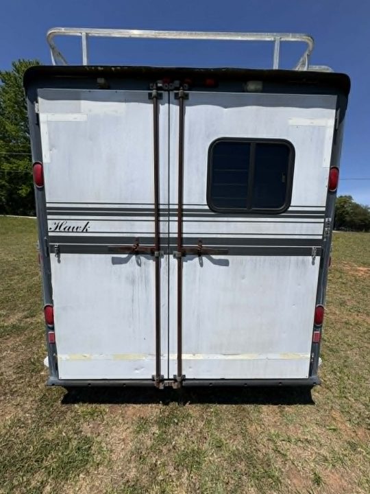 Used 2004 Hawk 3 Horse Slant Load Living Quarters