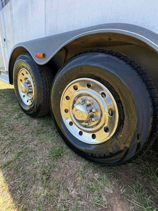 Used 2004 Hawk 3 Horse Slant Load Living Quarters