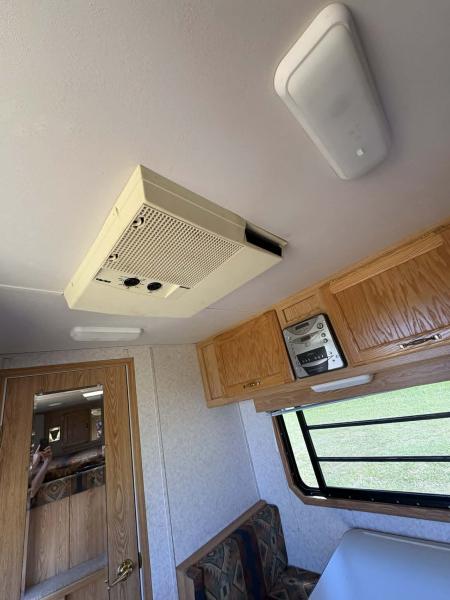 Used 2004 Hawk 3 Horse Slant Load Living Quarters
