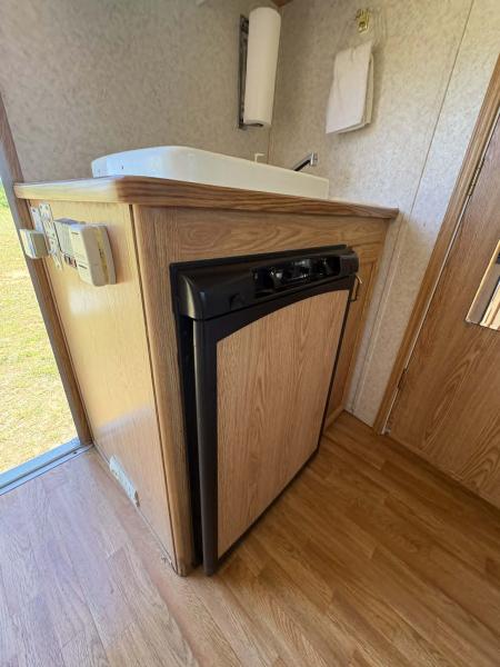 Used 2004 Hawk 3 Horse Slant Load Living Quarters