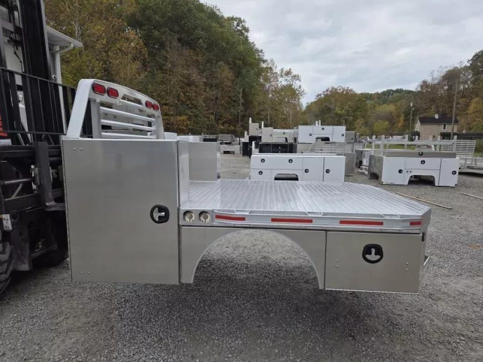 New Martin Truck Bodies 84x104 SBV Flatbed SRW Longbed