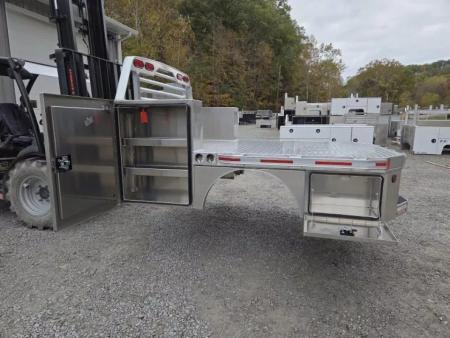 New Martin Truck Bodies 84x104 SBV Flatbed SRW Longbed