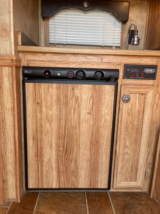 Used 2010 Exiss Trailers 6306 Horse Trailer