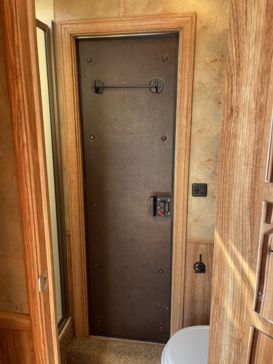 Used 2010 Exiss Trailers 6306 Horse Trailer