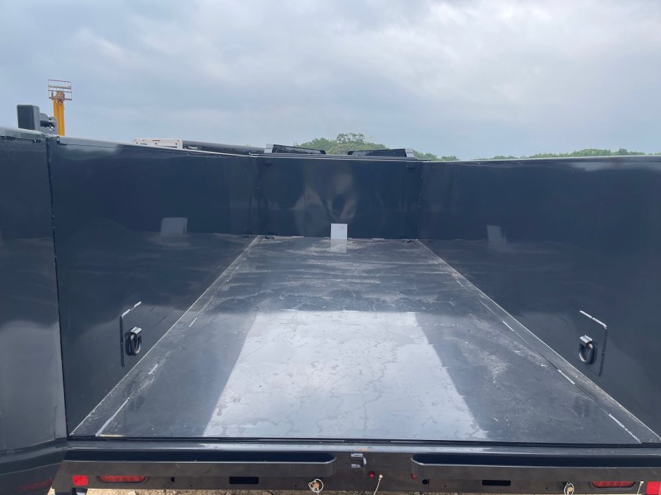 New 2026 Hillcrest Trailers 21716SGDH Dump Trailer