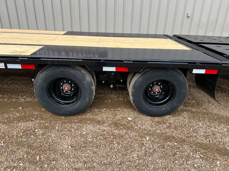 New 2026 PJ Trailers 26 Gooseneck LD Tandem Dual Flatbed Trailer