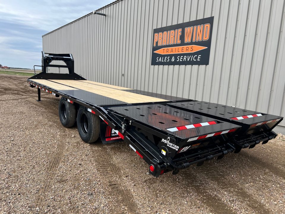 New 2026 PJ Trailers 26 Gooseneck LD Tandem Dual Flatbed Trailer