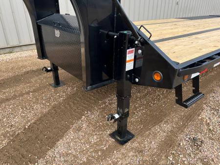New 2026 PJ Trailers 26 Gooseneck LD Tandem Dual Flatbed Trailer
