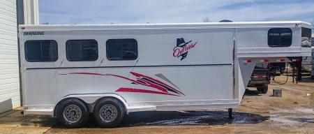 Used 2001 Liberty Industries Travalong Horse Trailer