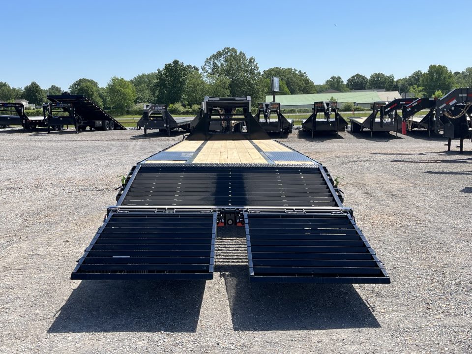 New 2026 Load Trail Gooseneck Flatbed Trailer | 102" x 32' 25.9K GVWR