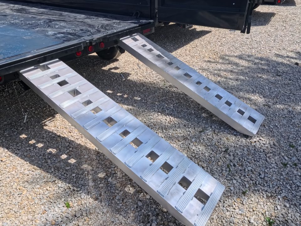 New 2026 Iron Bull 83x16 DTG Dump Trailer Gooseneck with 3) 7K Axles, 3)Elec. Brakes F-Adj. Telescopic Cylinder, 10 Ply Tires