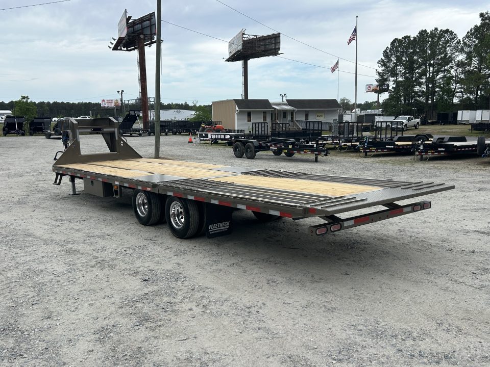 New 2026 Diamond C FMAX210 Hydraulic Dovetail Gooseneck Trailer, 30ft Length (18ft Deck+12ft Dove) #17,480 Payload
