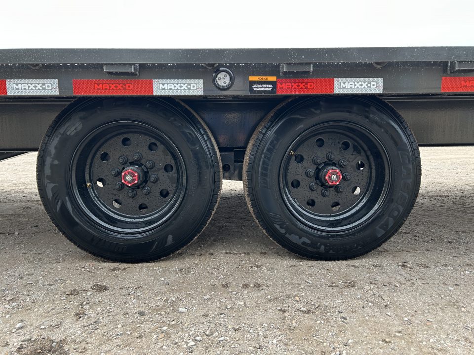 New 2027 MAXX-D DOX 102x24 Flatbed Trailer