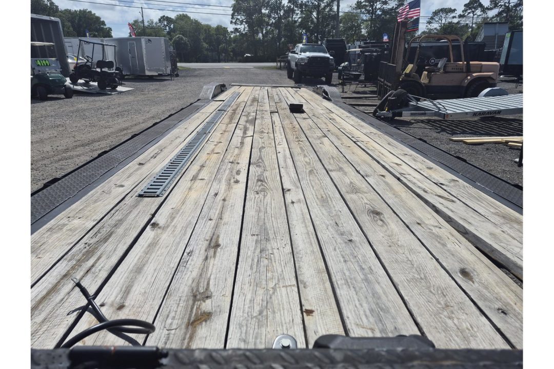 Used 2023 Trail Maxx Trailers 40 Ft. Gooseneck Hot shot Trailer 14000LB Capacity, E Track & a Winch