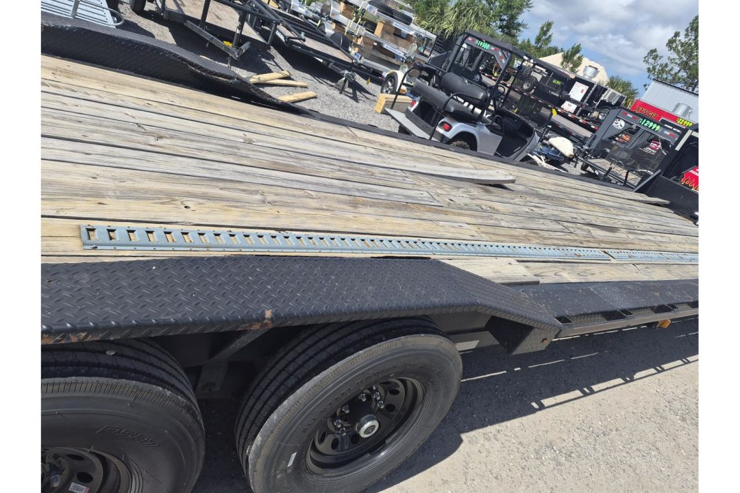 Used 2023 Trail Maxx Trailers 40 Ft. Gooseneck Hot shot Trailer 14000LB Capacity, E Track & a Winch