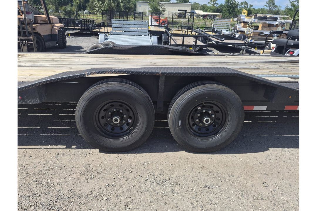 Used 2023 Trail Maxx Trailers 40 Ft. Gooseneck Hot shot Trailer 14000LB Capacity, E Track & a Winch