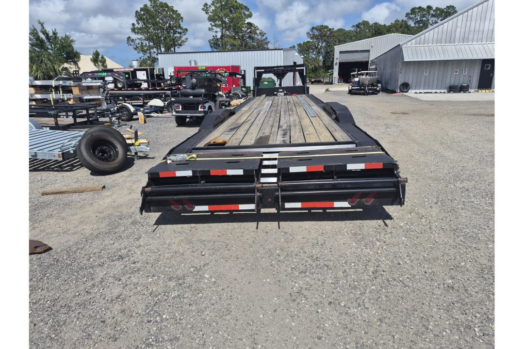 Used 2023 Trail Maxx Trailers 40 Ft. Gooseneck Hot shot Trailer 14000LB Capacity, E Track & a Winch