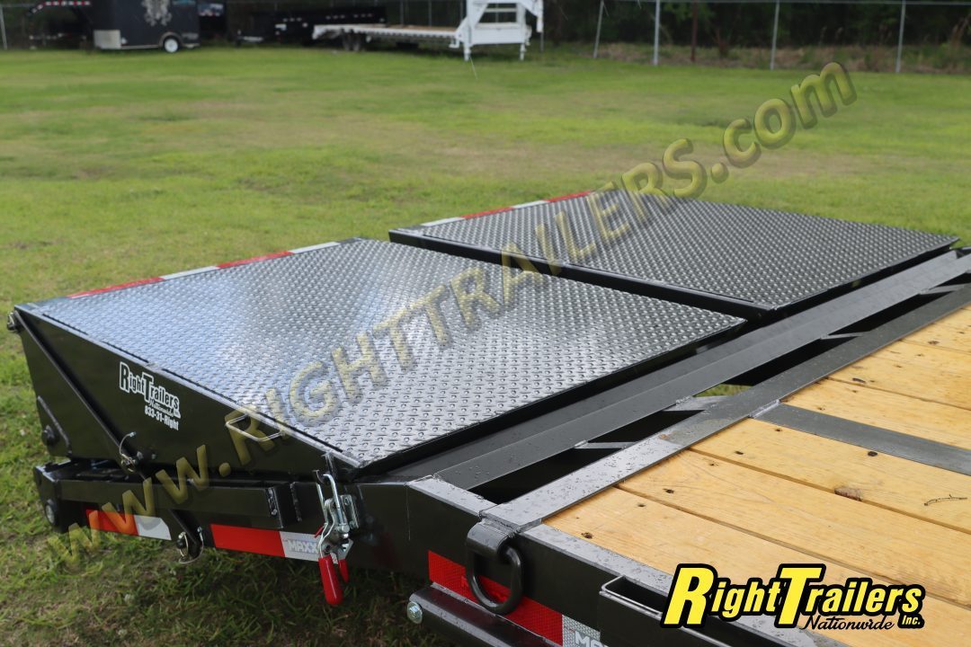 New 2027 8.5X40 MAXX-D GOOSENECK EQUIPMENT TRAILER