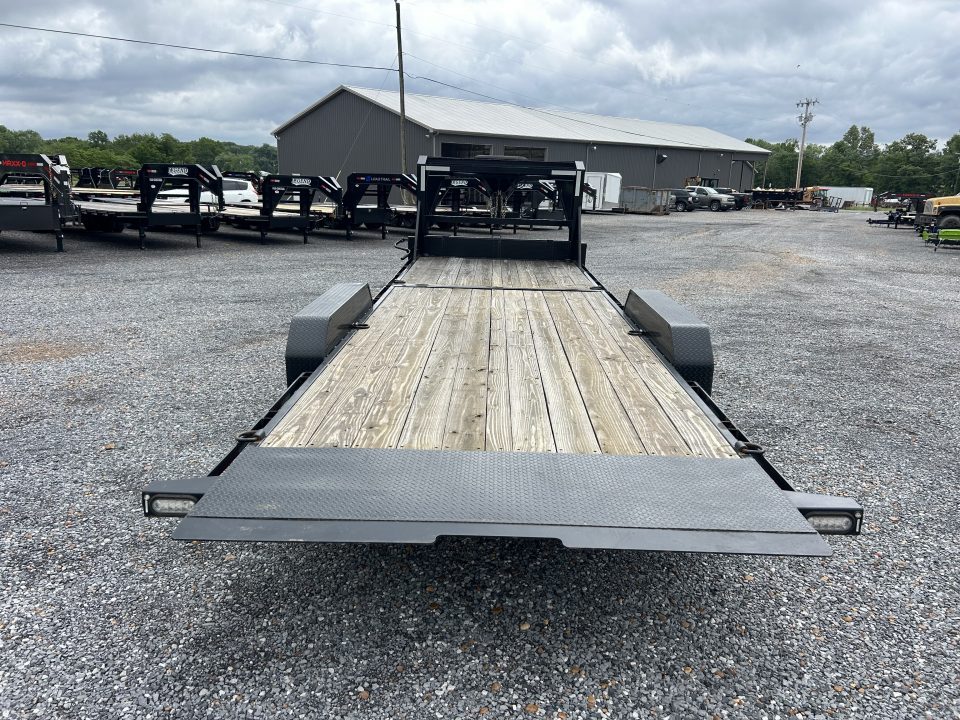 Used 2023 MAXXD 83" X 24' 16k Gooseneck Tilt Trailer