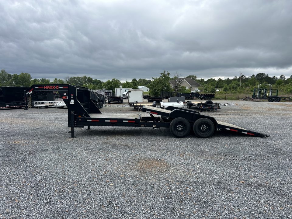 Used 2023 MAXXD 83" X 24' 16k Gooseneck Tilt Trailer