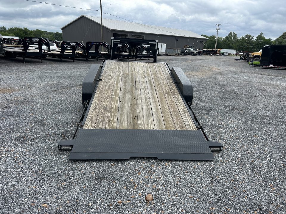 Used 2023 MAXXD 83" X 24' 16k Gooseneck Tilt Trailer