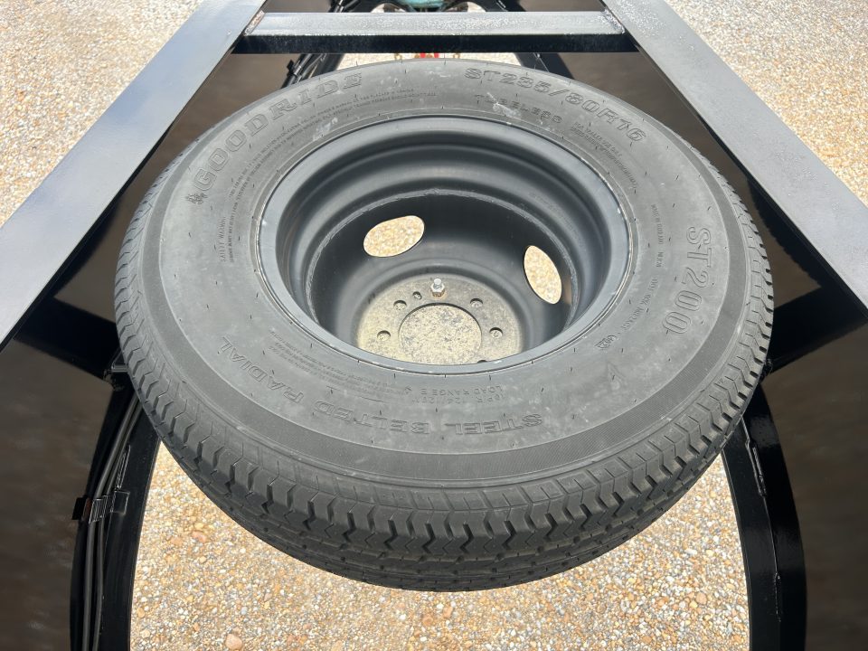 Used 2024 PJ 102"X40' 25K GVWR Gooseneck Flatbed Trailer