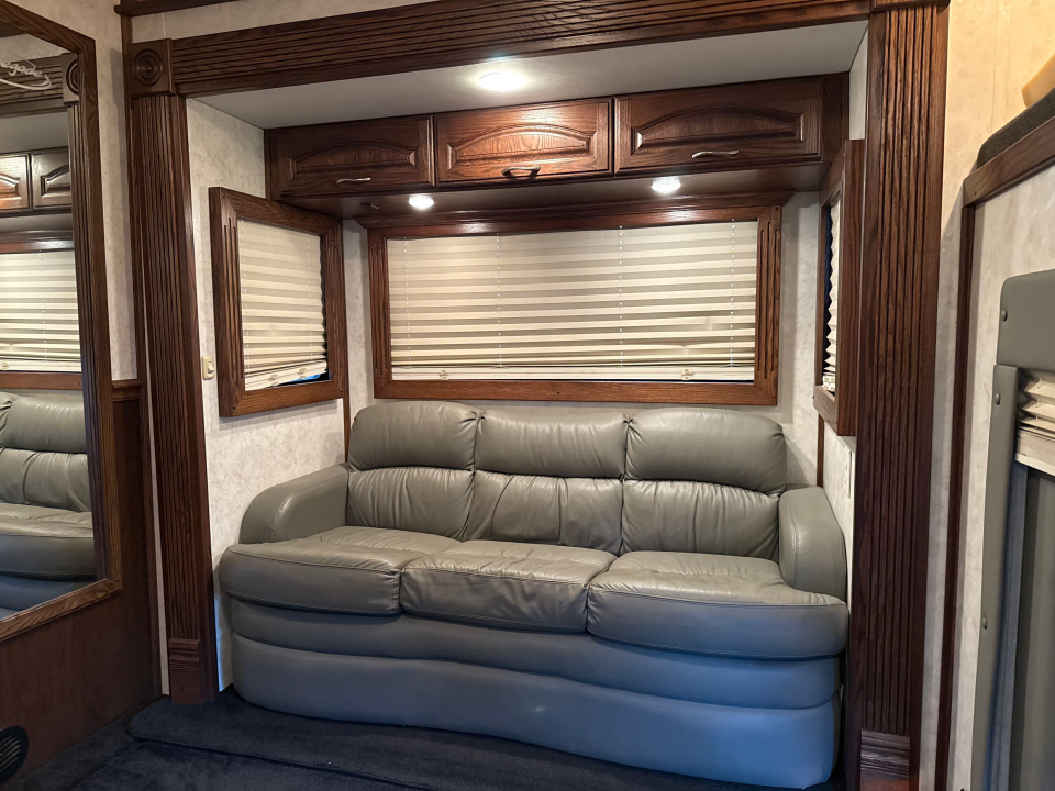 Used 2009 Renegade 14' Single Axle Toter