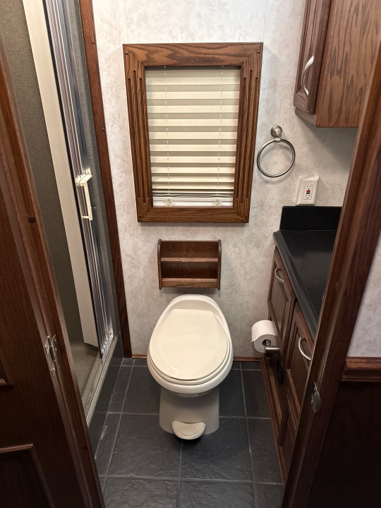 Used 2009 Renegade 14' Single Axle Toter