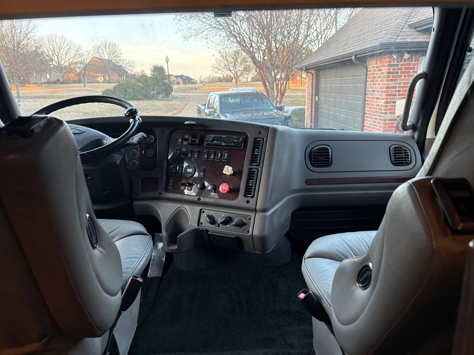 Used 2009 Renegade 14' Single Axle Toter