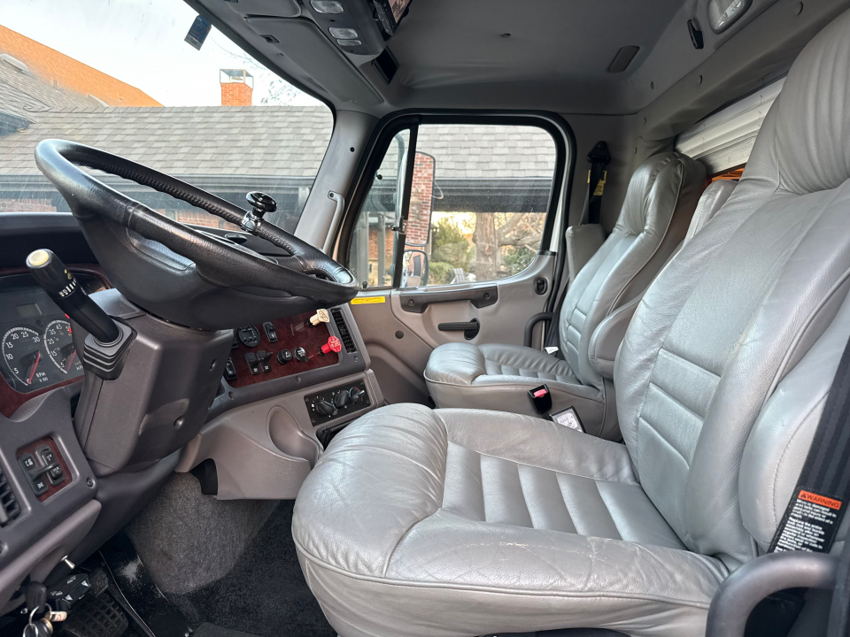 Used 2009 Renegade 14' Single Axle Toter