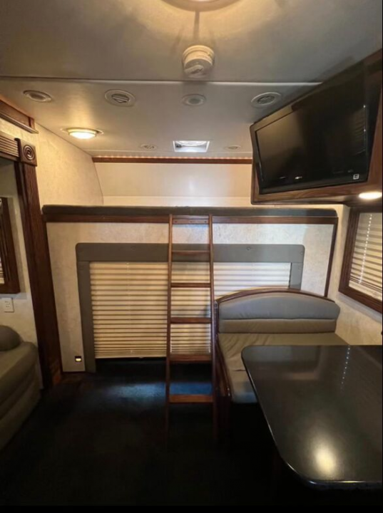 Used 2009 Renegade 14' Single Axle Toter