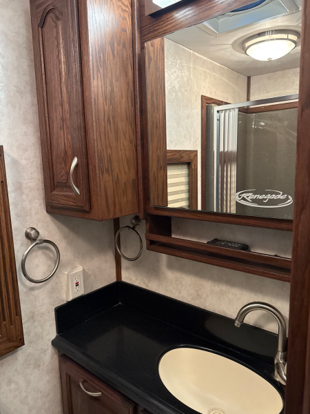 Used 2009 Renegade 14' Single Axle Toter
