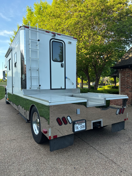 Used 2009 Renegade 14' Single Axle Toter